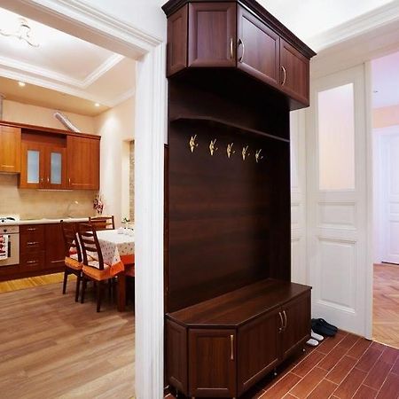 Petra Doroshenka19 Street Apartment ลวีฟ ภายนอก รูปภาพ